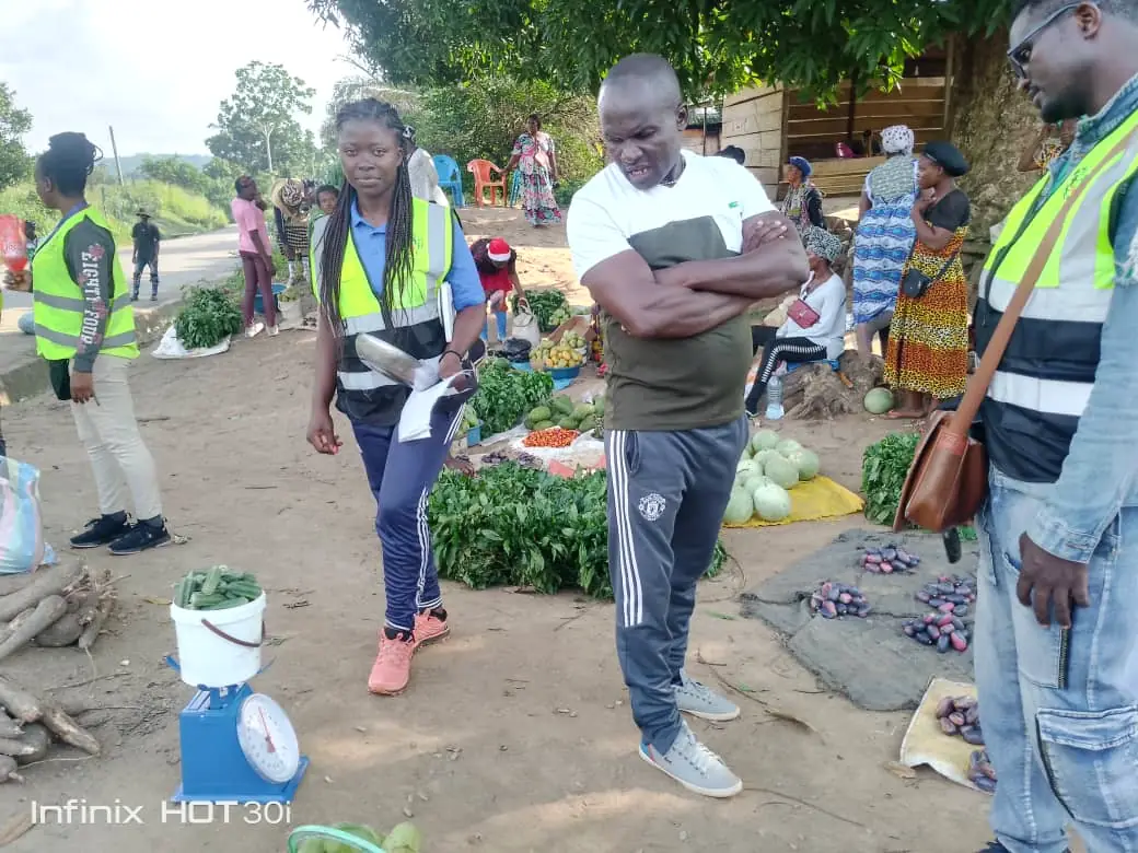 Collecte de données dans un marché camerounais